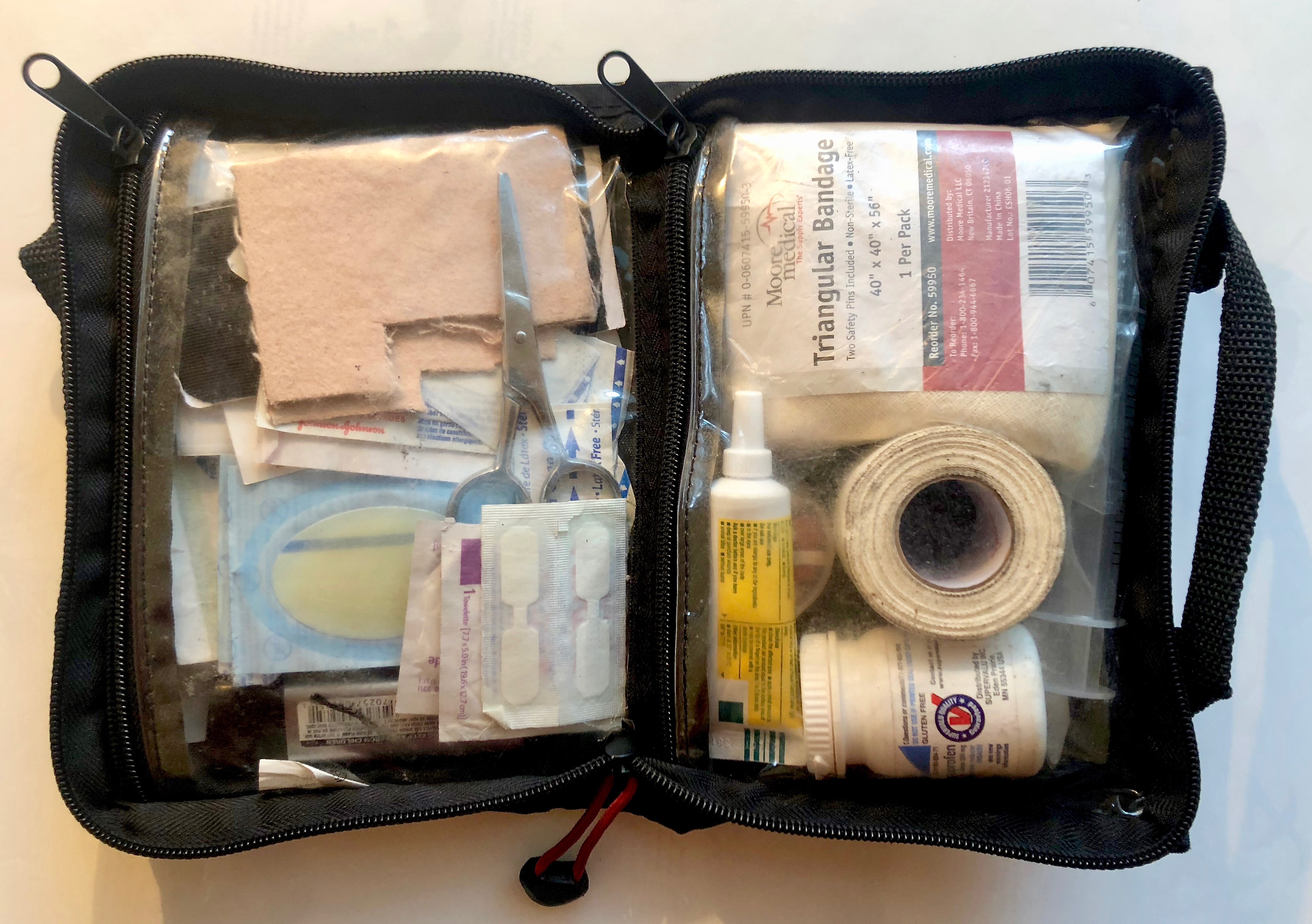 Diy First Aid Kit Container / Your Essential On Board First Aid Kit For ... - Open First AiD Kit